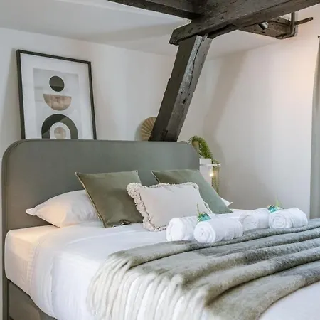 Huswell - Urban Getaway In The Heart Of Apartment